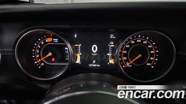 Jeep Wrangler 2018 — photo 11
