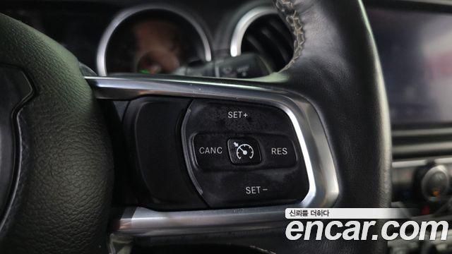 Jeep Wrangler 2018 — photo 23