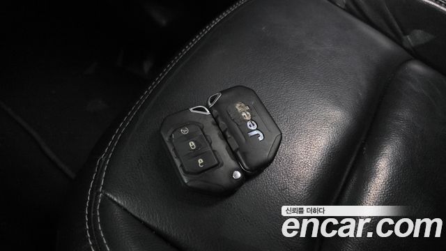 Jeep Wrangler 2018 — photo 24