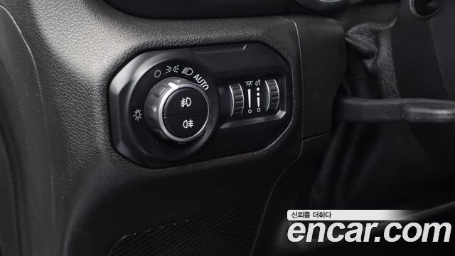 Jeep Wrangler 2018 — photo 29