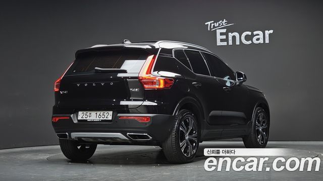 Volvo XC40 2019 — photo 2