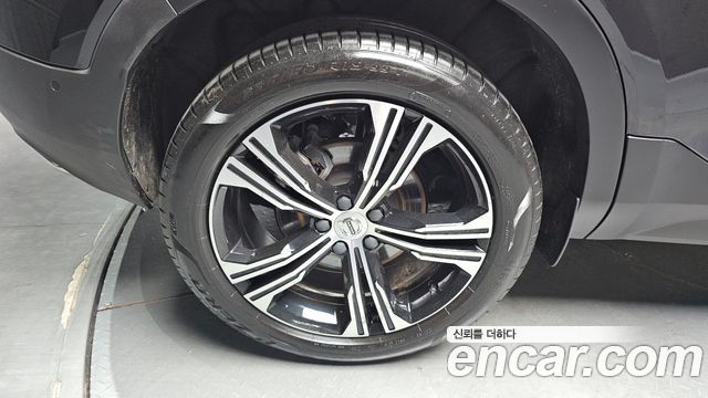 Volvo XC40 2019 — photo 5