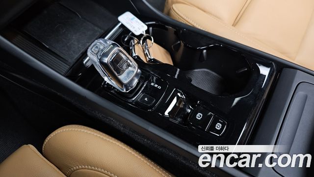 Volvo XC40 2019 — photo 12