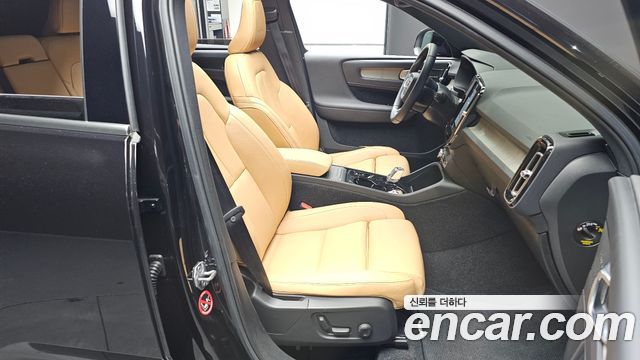 Volvo XC40 2019 — photo 13