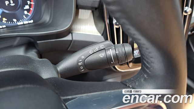 Volvo XC40 2019 — photo 22