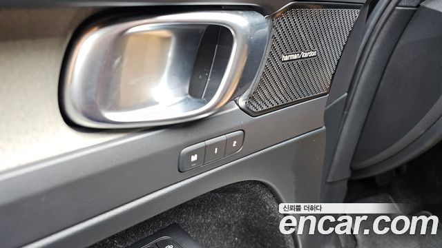 Volvo XC40 2019 — photo 23