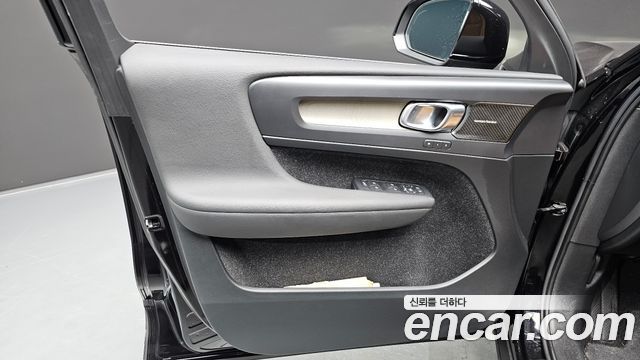 Volvo XC40 2019 — photo 14