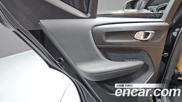 Volvo XC40 2019 — photo 15