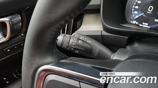 Volvo XC40 2019 — photo 29