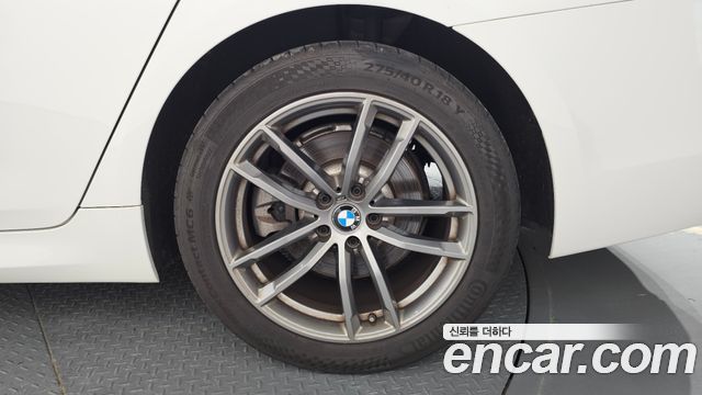 BMW 5-Series 2018 — photo 7