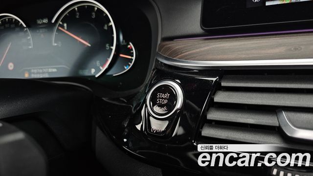 BMW 5-Series 2018 — photo 32