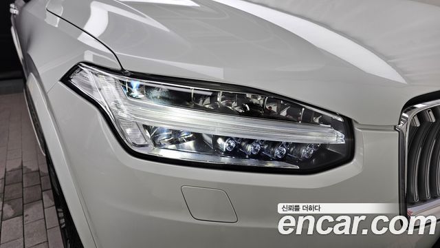 Volvo XC90 2021 — photo 8