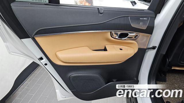 Volvo XC90 2021 — photo 15