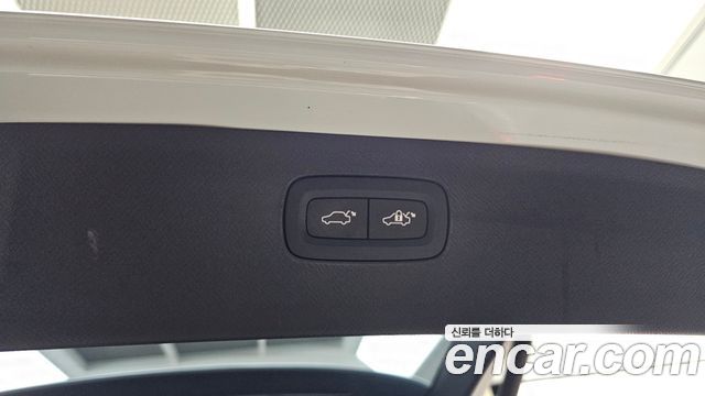 Volvo XC90 2021 — photo 27