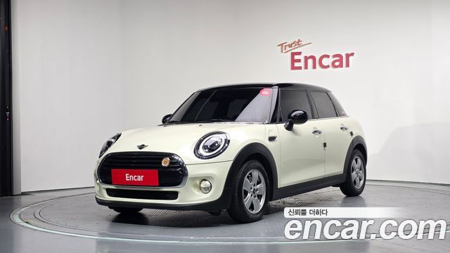 Mini Cooper 2019 — photo 1