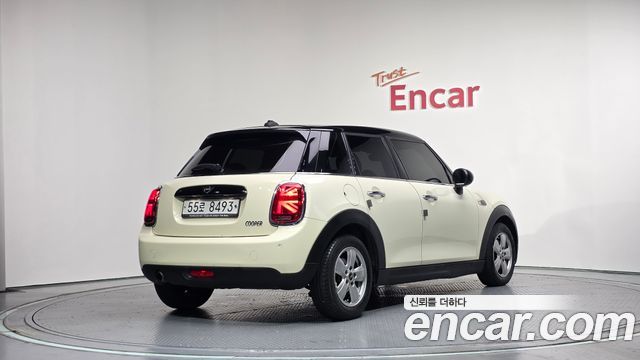 Mini Cooper 2019 — photo 2
