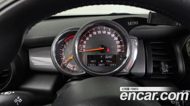 Mini Cooper 2019 — photo 11