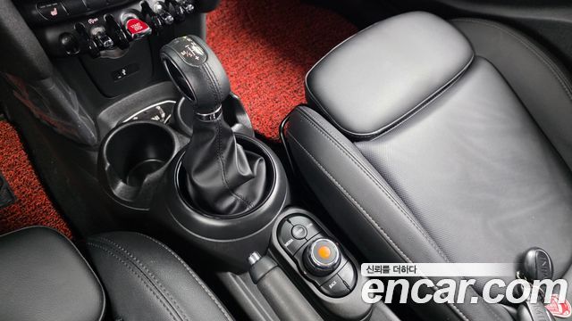 Mini Cooper 2019 — photo 12