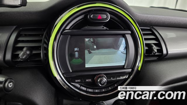 Mini Cooper 2019 — photo 21