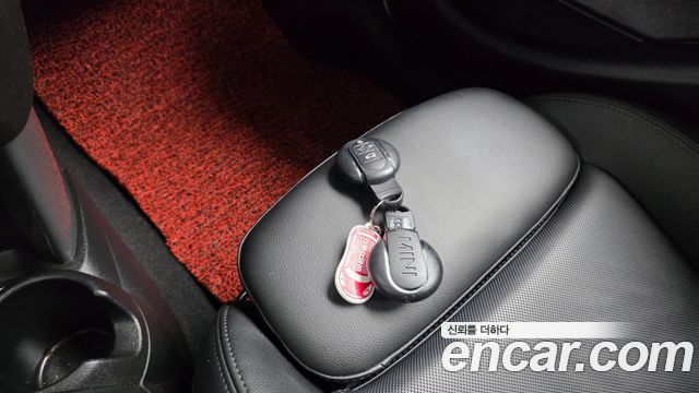Mini Cooper 2019 — photo 25