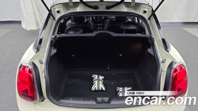 Mini Cooper 2019 — photo 26