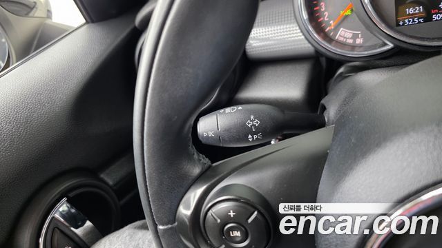 Mini Cooper 2019 — photo 28