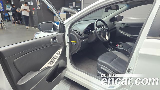Hyundai Accent 2016 — photo 13