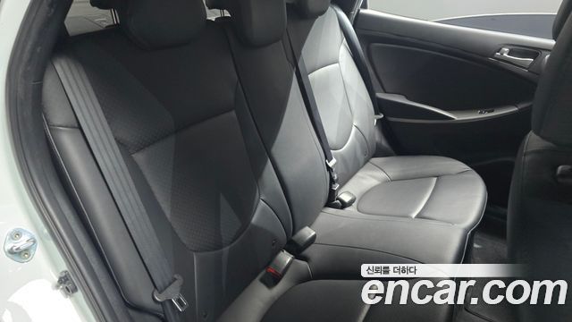 Hyundai Accent 2016 — photo 17