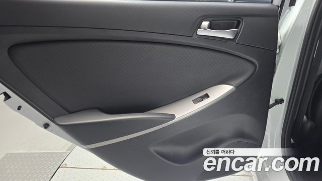 Hyundai Accent 2016 — photo 15
