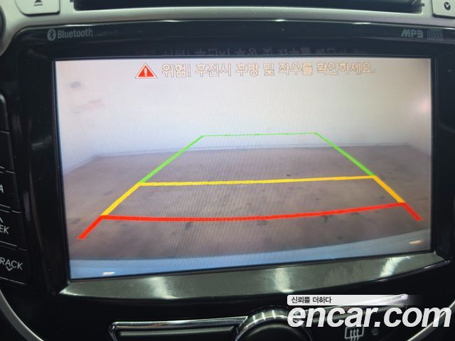 Hyundai Accent 2015 — photo 12