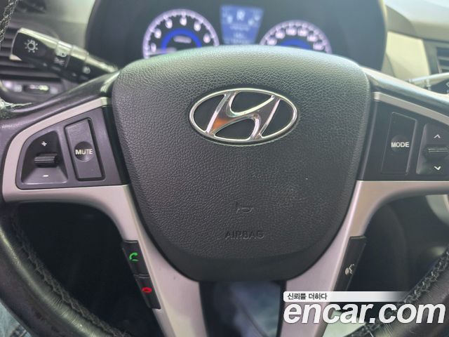Hyundai Accent 2015 — photo 17