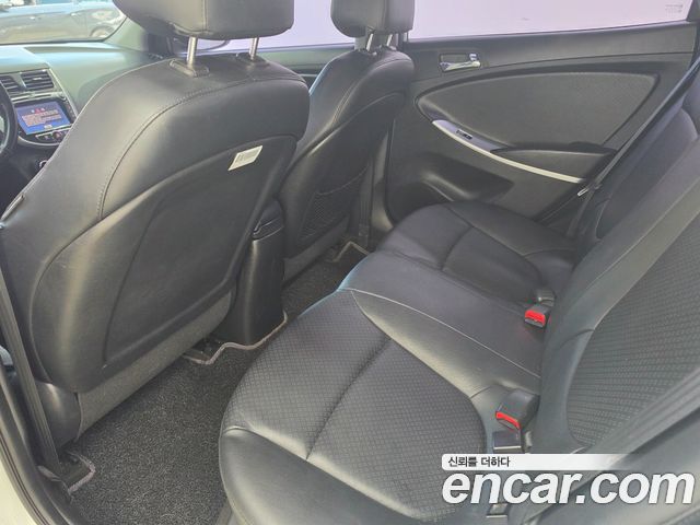 Hyundai Accent 2015 — photo 18