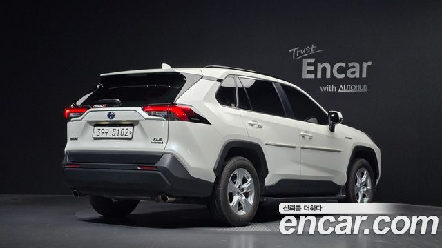 Toyota RAV4 2019 — photo 2