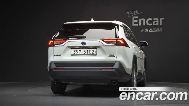 Toyota RAV4 2019 — photo 4
