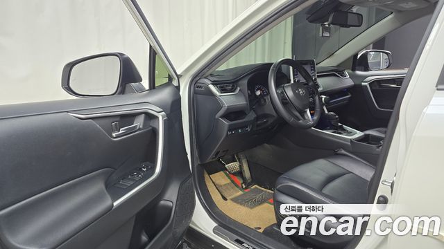 Toyota RAV4 2019 — photo 13