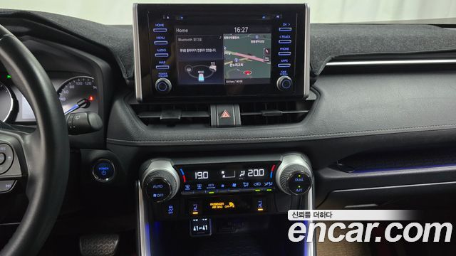 Toyota RAV4 2019 — photo 19