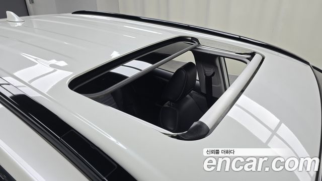Toyota RAV4 2019 — photo 23