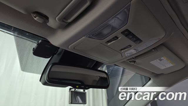 Toyota RAV4 2019 — photo 25