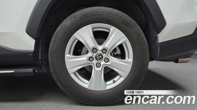 Toyota RAV4 2019 — photo 7
