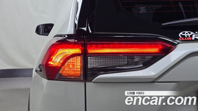 Toyota RAV4 2019 — photo 9