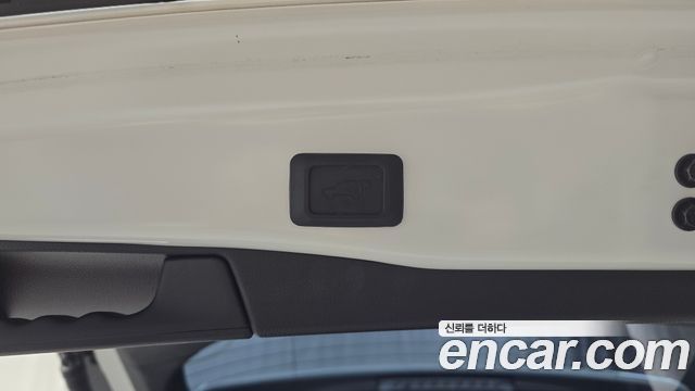 Toyota RAV4 2019 — photo 29