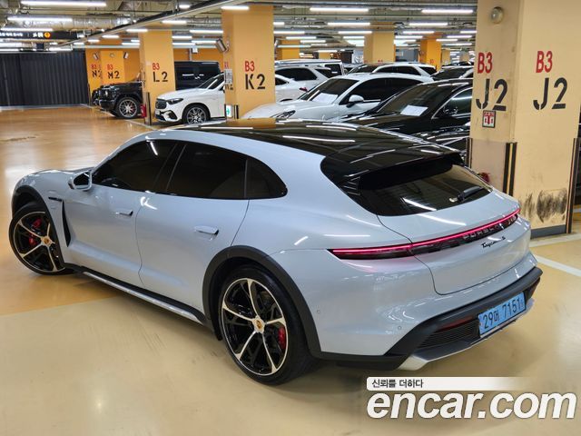 Porsche Taycan 2024 — photo 2