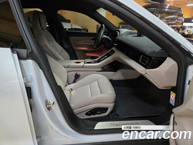 Porsche Taycan 2024 — photo 3