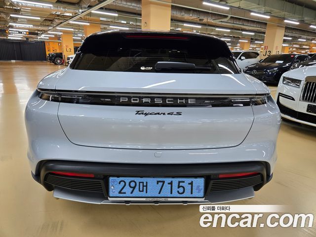 Porsche Taycan 2024 — photo 6