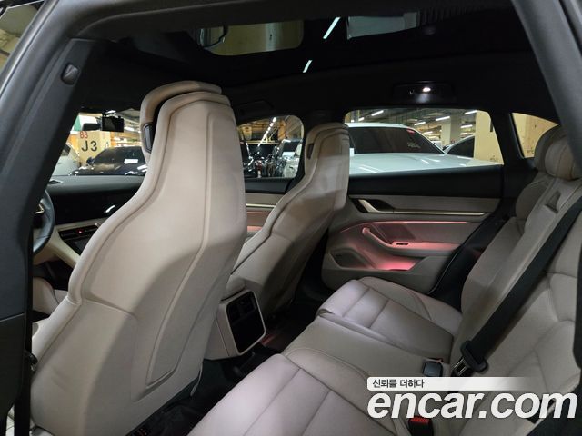 Porsche Taycan 2024 — photo 11