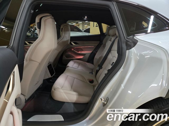 Porsche Taycan 2024 — photo 13