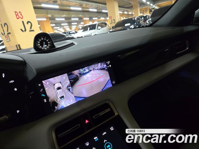 Porsche Taycan 2024 — photo 18