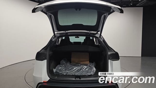 Tesla Model Y 2025 — photo 20