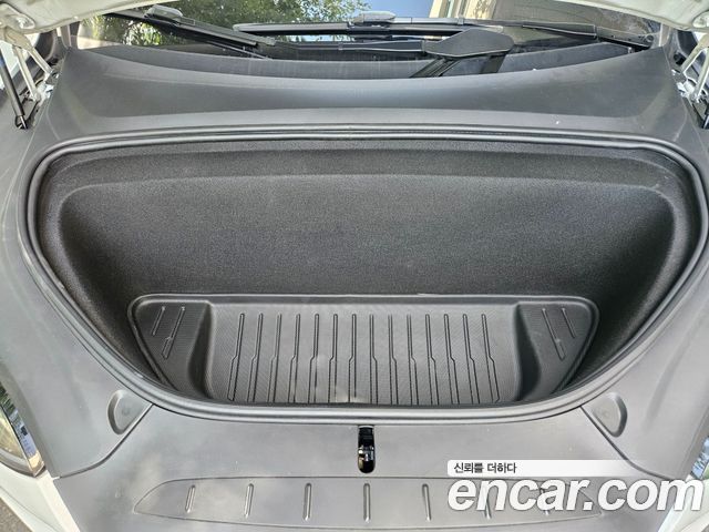 Tesla Model X 2023 — photo 14
