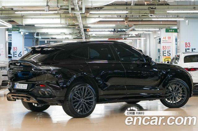 Aston Martin DBX 2024 — photo 2